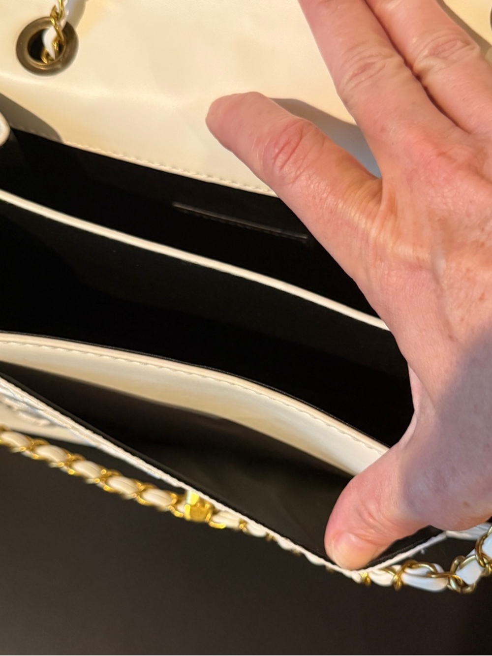 White Quilted Chain-Handle Shoulder Bag with Gold Hardware - Picture 5 of 5